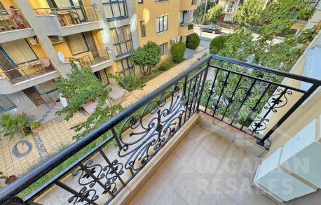 Продажа студии с видом на бассейн в 