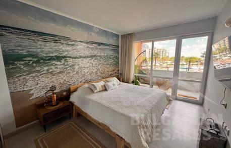 Beachfront, “Majestic Beach Resort” complex, apartment with designer interiors - Photo 9