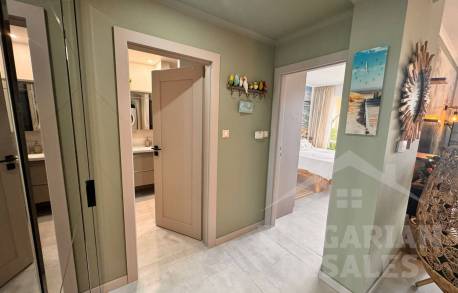 Beachfront, “Majestic Beach Resort” complex, apartment with designer interiors - Photo 8