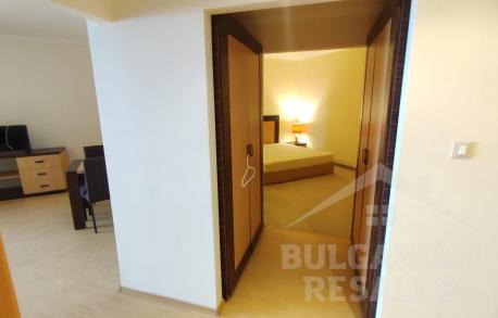 Апартамент с гледка в комплекс „Majestic“ на самия плаж - Снимка 10