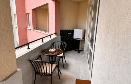 Beachfront, “Majestic Beach Resort” complex, apartment with designer interiors - Photo 13