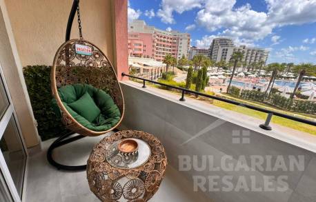 Beachfront, “Majestic Beach Resort” complex, apartment with designer interiors - Photo 12