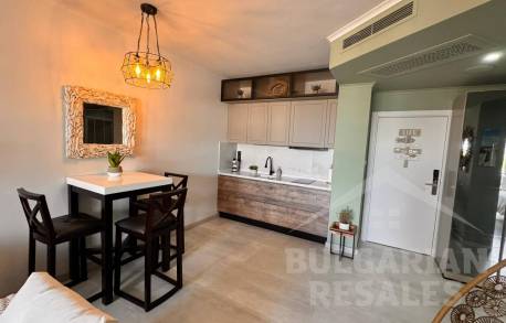 Beachfront, “Majestic Beach Resort” complex, apartment with designer interiors - Photo 7