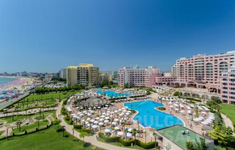 Mieszkanie z widokiem na góry w kompleksie przy plaży - Фото1
