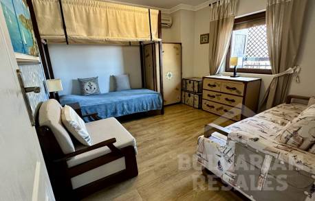 Вид на море, терраса 70 кв.м, 3 спальни, комплекс 