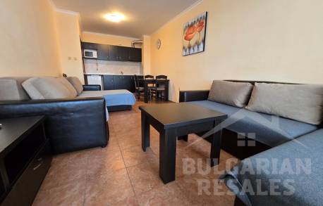 Квартира с большой террасой в комплексе 