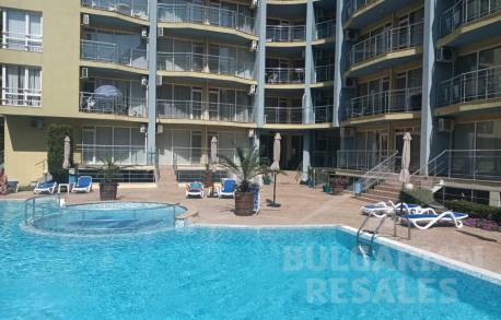 Квартира с большой террасой в комплексе 