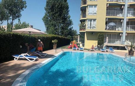 Квартира с большой террасой в комплексе 