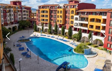 Бюджетная студия с видом на бассейн, комплекс на первой линии 