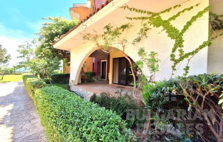 Первая линия! Апартамент с мебелью в комплексе 