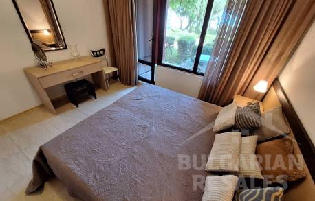 Первая линия! Апартамент с мебелью в комплексе 