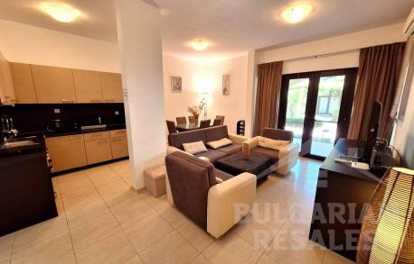 Первая линия! Апартамент с мебелью в комплексе 