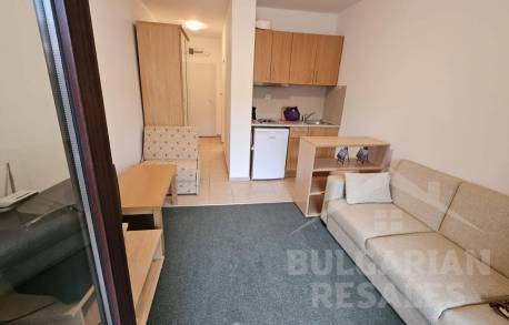 Бюджетная студия с видом на бассейн, комплекс на первой линии 