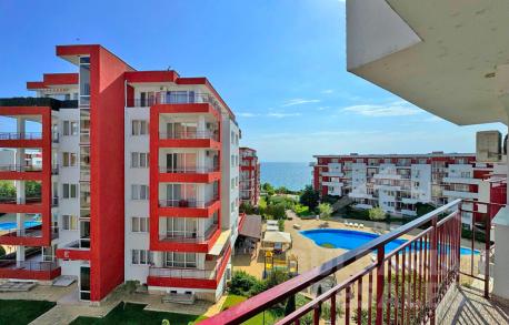 Byt s peknou rekonštrukciou v komplexe na prvej línii - Фото1