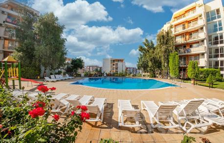 Become the owner of an apartment on the first line!  - Photo 2