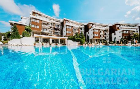 Прекрасна инвестиция в апартамент на брега на морето! - Снимка 1