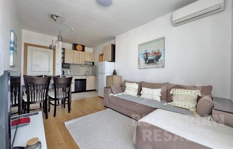 Two bedroom apartment with large terrace - Photo 5