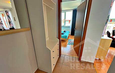 Изглед към басейна! Апартамент в популярен комплекс - Снимка 17