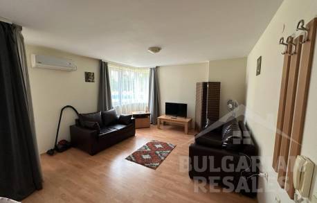 Апартамент на приземния етаж с изглед към плувния басейн - Снимка 4