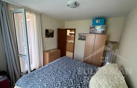 Апартамент на приземния етаж с изглед към плувния басейн - Снимка 6