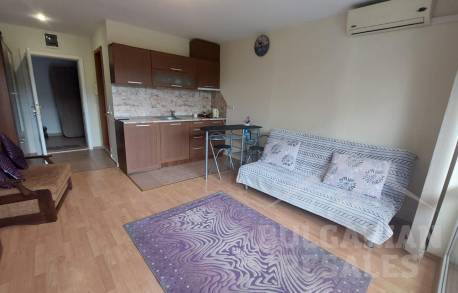 Уютно студио в комплекс с хубава територия - Снимка 5