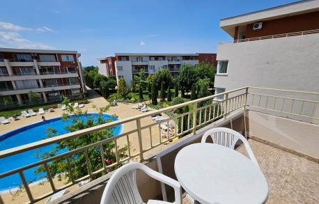 Štúdio s dvoma terasami a výhľadom na bazén - Фото1