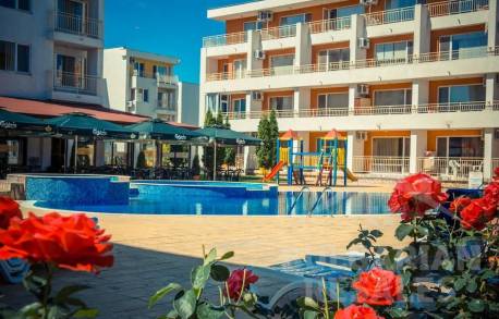 Апартамент в голям комплекс с добре развита инфраструктура - Снимка 1