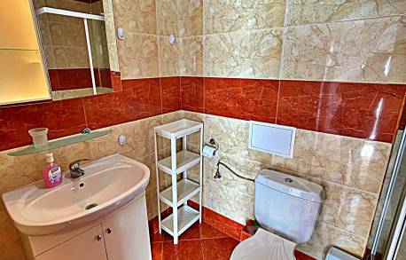 Готов апартамент за почивка и живот край морето - Снимка 19