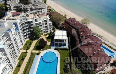 Affordable studio apartment on the beachfront in Ravda - Photo 1
