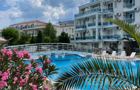 Апартамент с три тераси и мебели в Несебър - Снимка 19