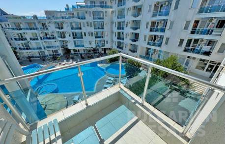 Апартамент за продажба в Несебър с прекрасна гледка към басейна  - Снимка 8