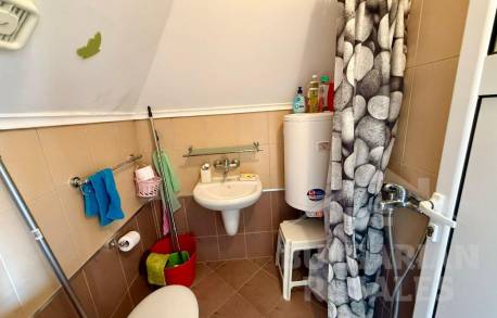 Уютная студия с видом на море и отдельной спальной зоной  - Фото 7