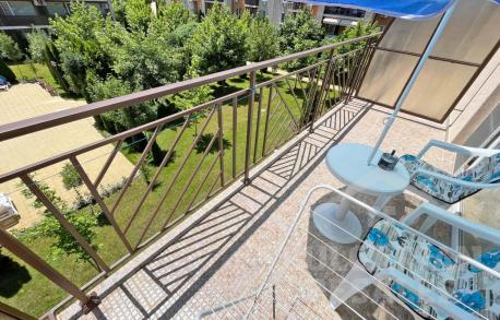 Студио с голям балкон и добро обзавеждане - Снимка 8