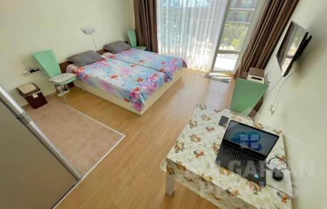 Студио с голям балкон и добро обзавеждане - Снимка 3