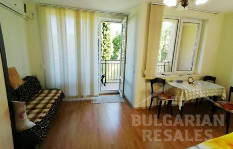 Компактен апартамент недалеч от морето - Снимка 6