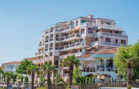 Обратите внимание! Квартира с выходом на бассейн в комплексе Каприз - Фото1