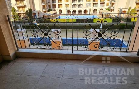 Купете апартамент с тераса и изглед към басейна - Снимка 6