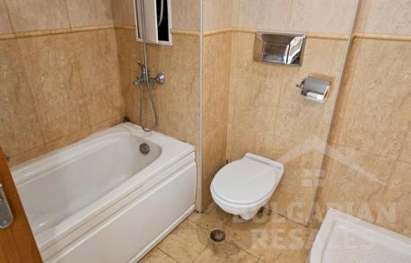 Купете апартамент с тераса и изглед към басейна - Снимка 10