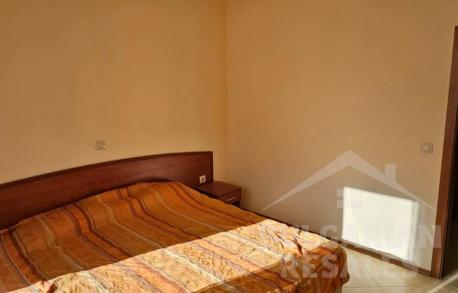 Купете апартамент с тераса и изглед към басейна - Снимка 8