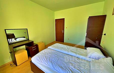 Апартамент с директен достъп до плувния басейн в „Panorama Bay 1“ - Снимка 14