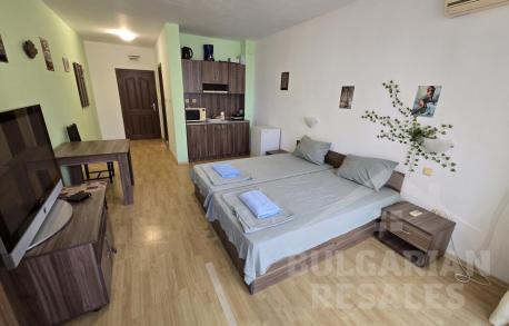 Студио на средния етаж с ниска такса за поддръжка - Снимка 3