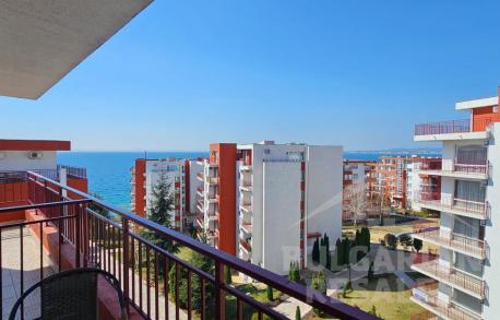 Apartment by the sea in the complex 