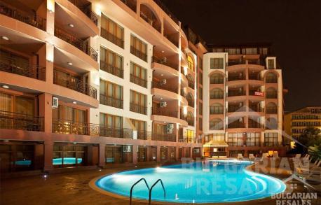 Хороший район! Квартира с видом на бассейн - Фото 1