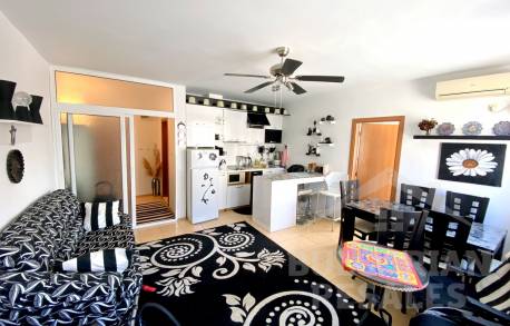 Красив апартамент в добър район на курорта! - Снимка 4