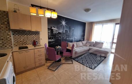 Bargain! Spacious apartment with two terraces and pool view - Photo 3
