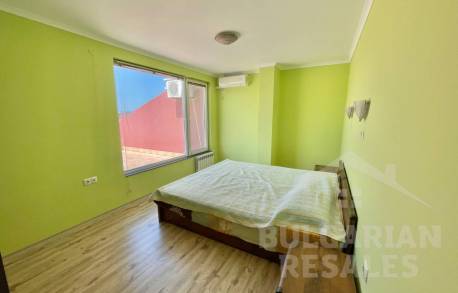 4-стаен апартамент в жилищна сграда - Снимка 11