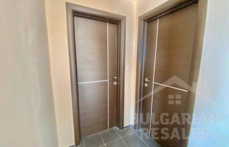 4-стаен апартамент в жилищна сграда - Снимка 8