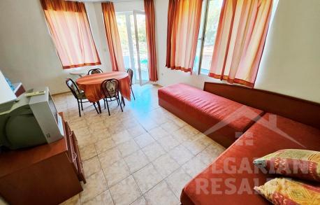 Widok na basen! Sprzedaż nieruchomości w Słonecznym Brzegu - Фото2