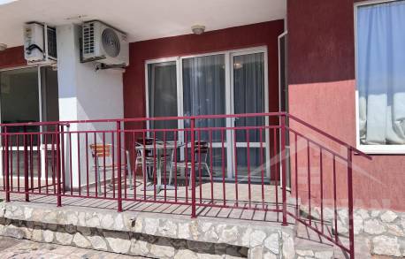 Byt s dobrou opravou a nábytkom, priamo pri mori! - Фото8