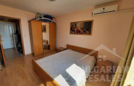 Изгодна инвестиция! Апартамент с гледка към морето, първа линия! - Снимка 8